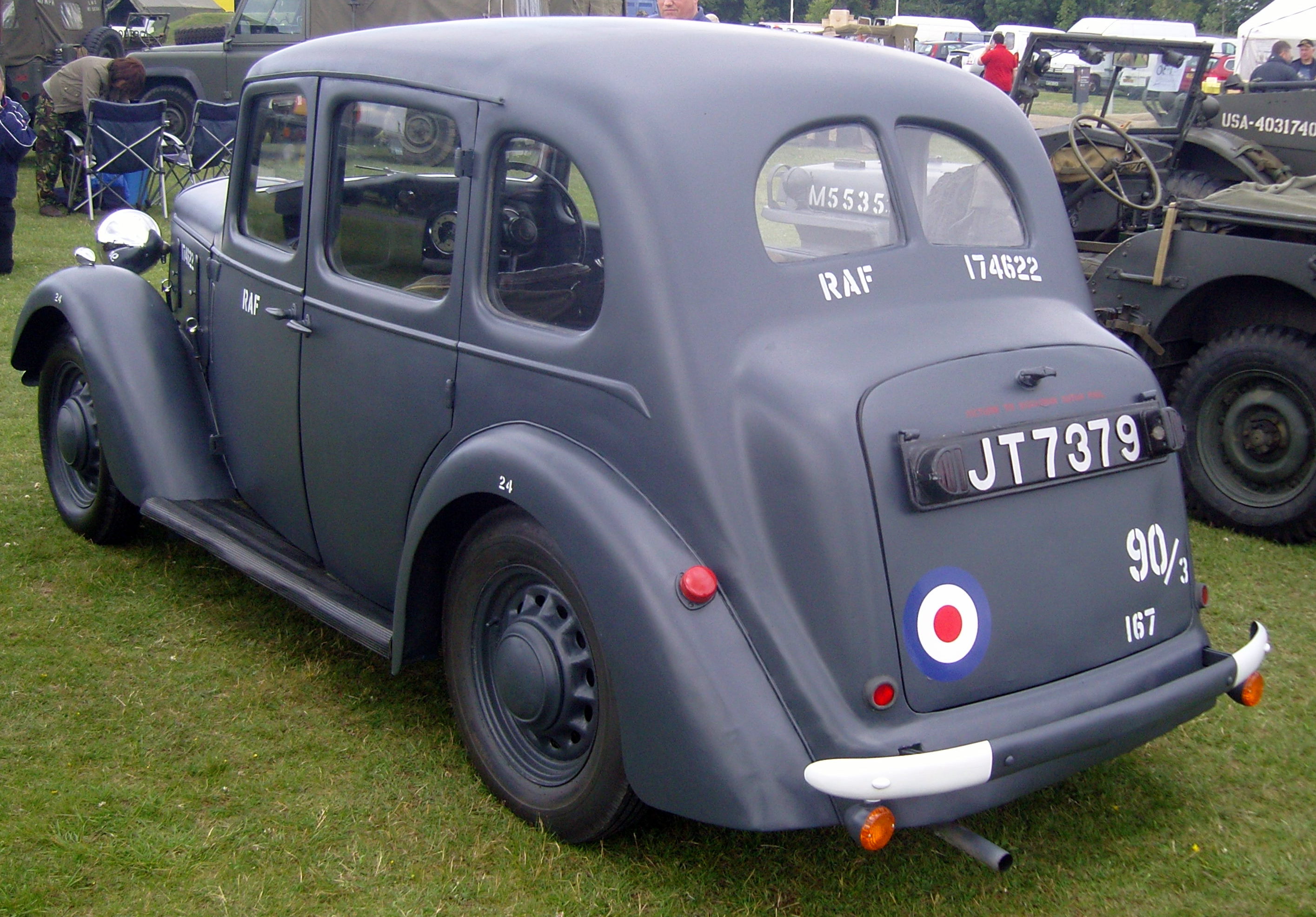 Austin_10_'Cambridge'_RAF_staff_car._(5856996613).jpg