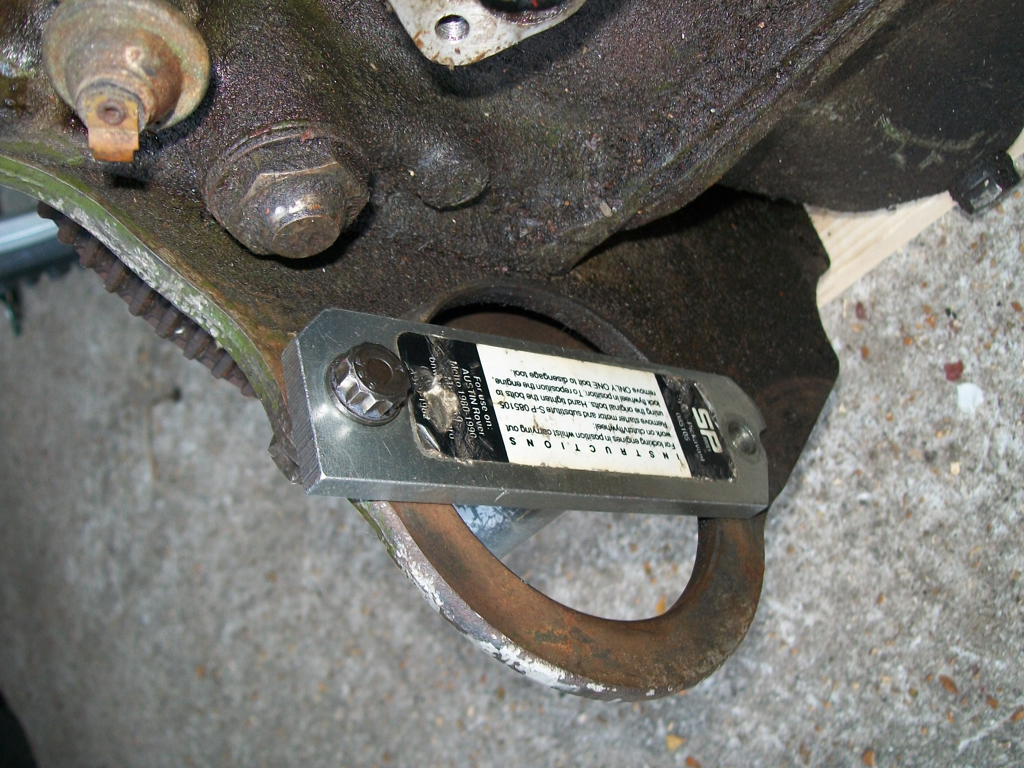 Flywheel lock 2.JPG