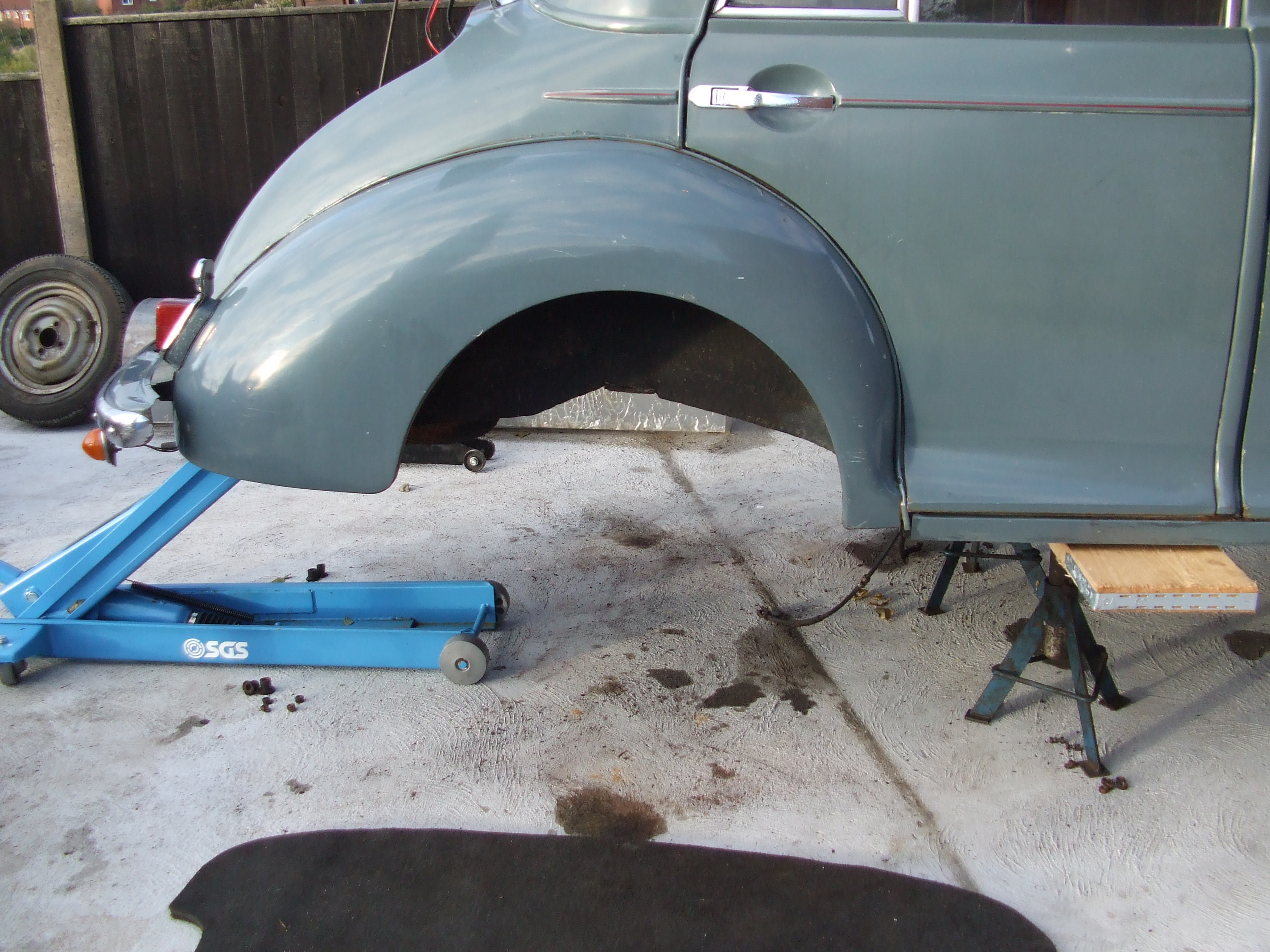 Old 803 axle out.JPG