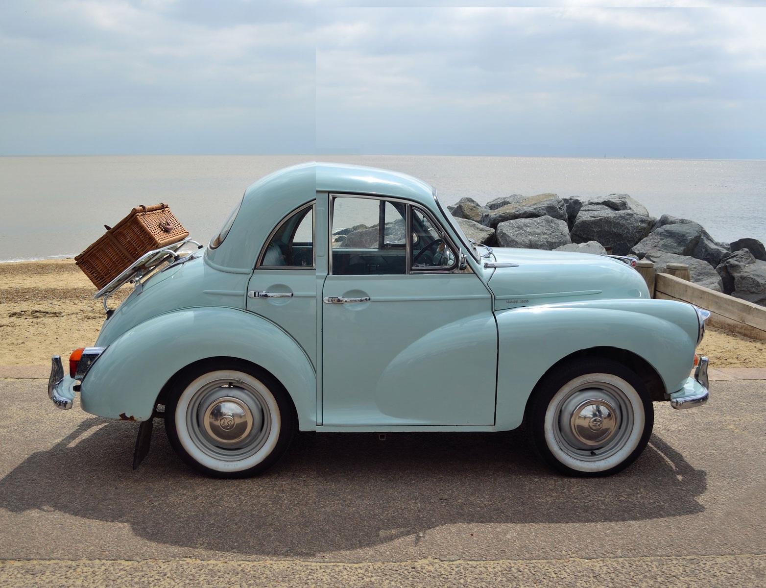 Three quarter Morris Minor.jpg