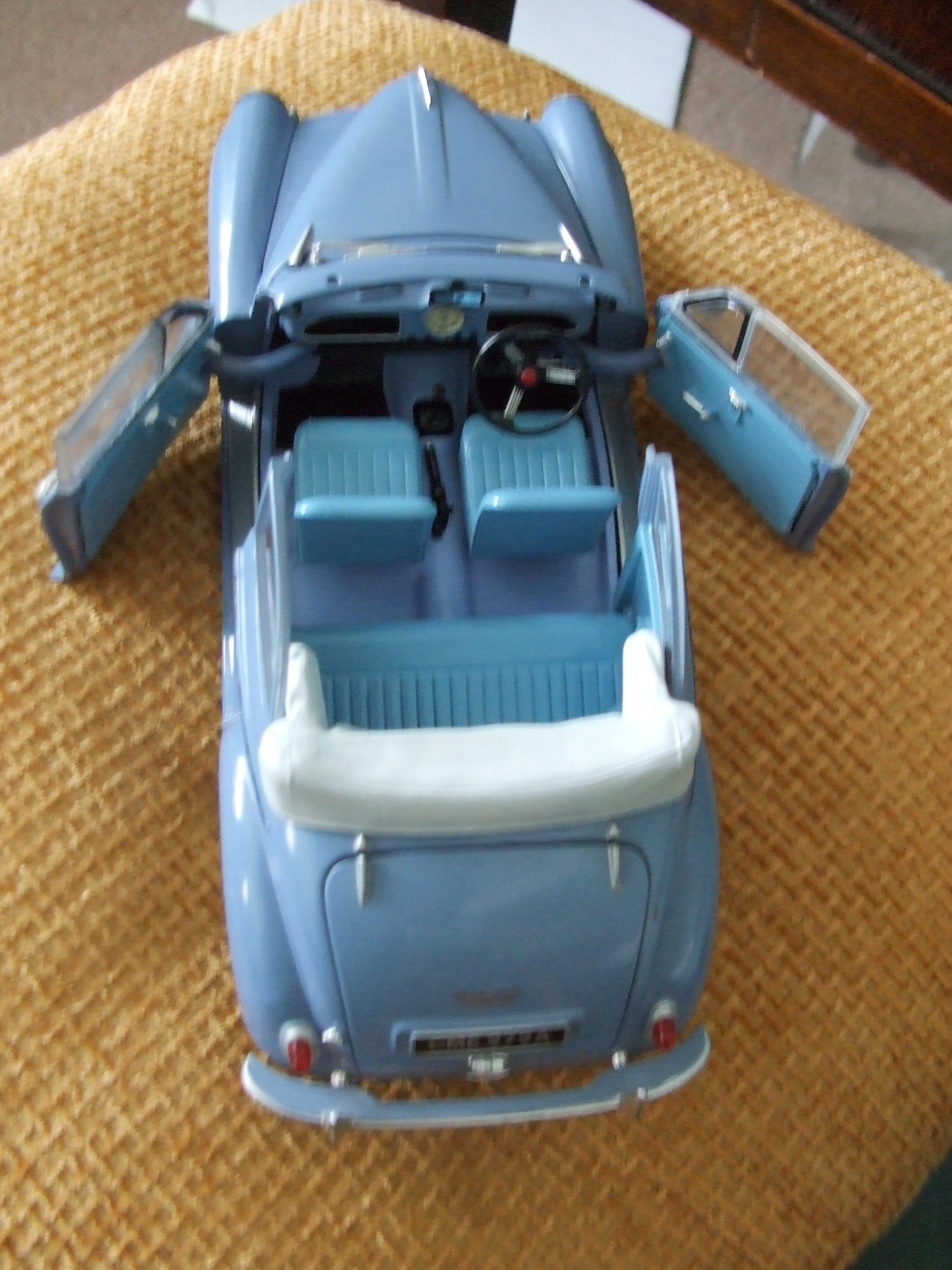 1 18th Morris Minor Convertible 1.JPG