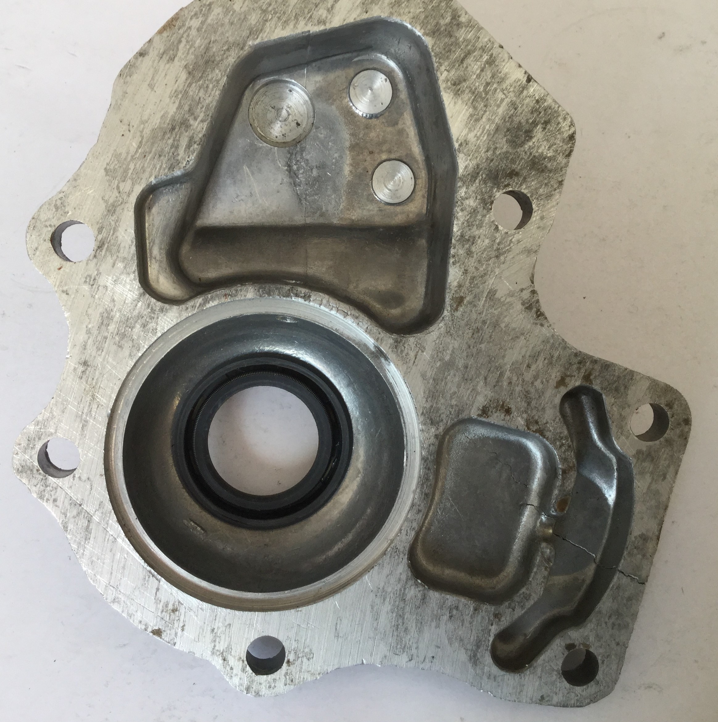 Gearbox front cover 3 (2).JPG