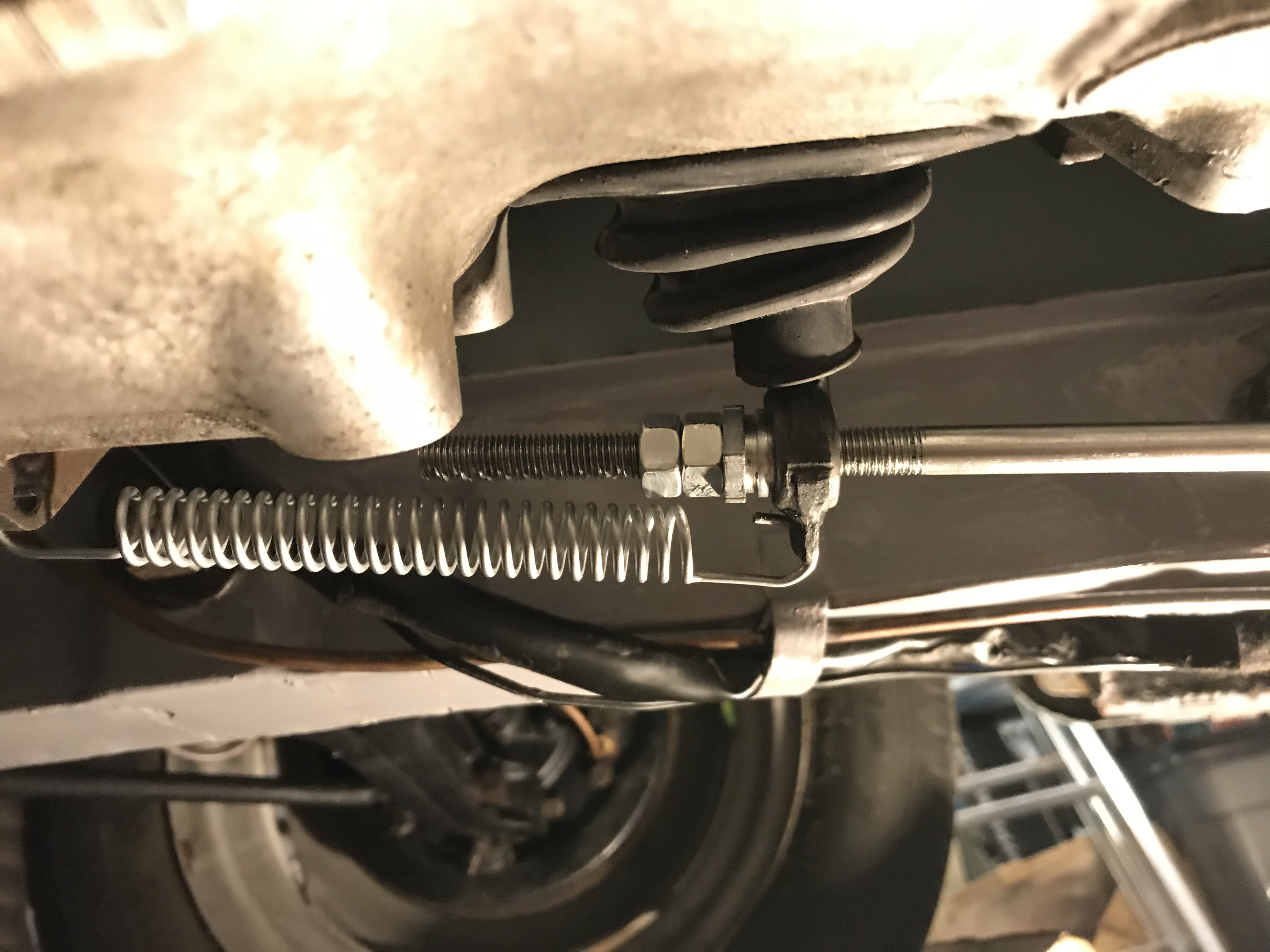 Linkage spring