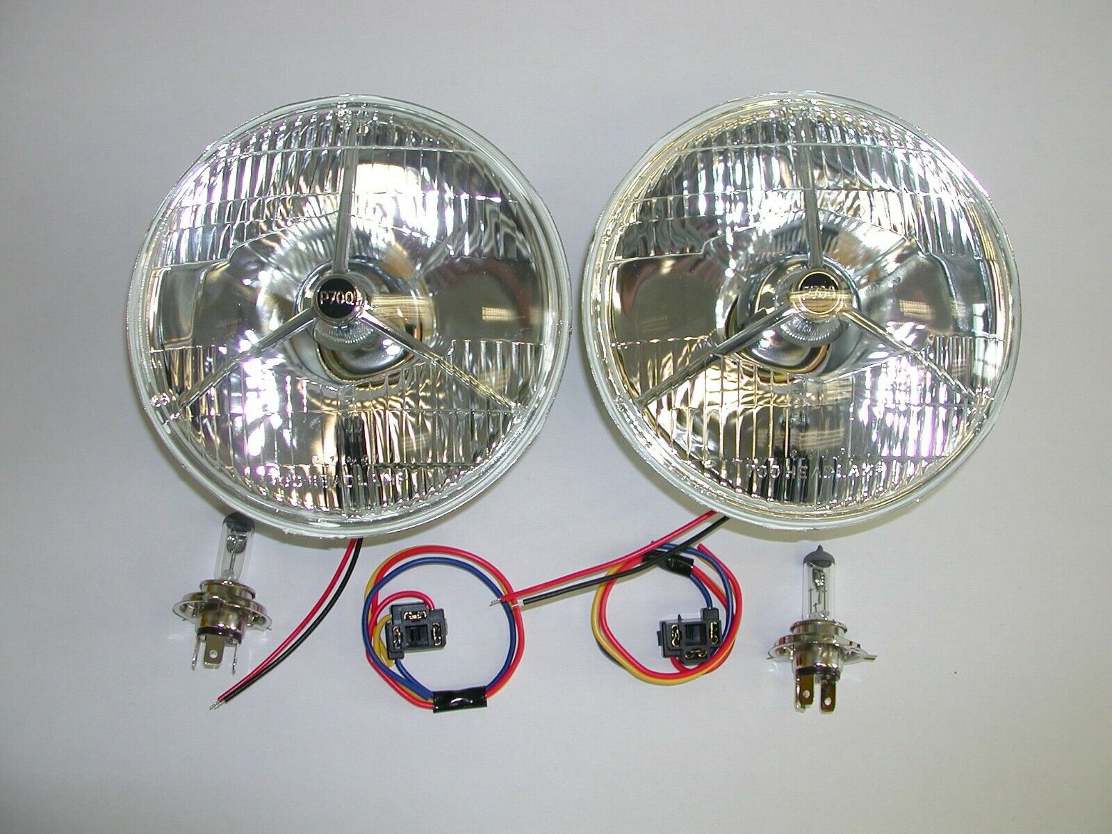 P700 'Tripod' headlamps with integral sidelight.jpg