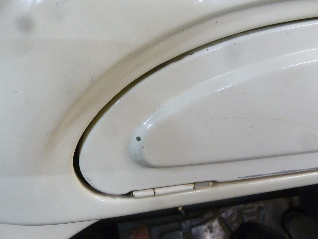 Early glovebox lid.JPG
