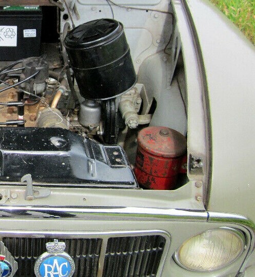 1950-Morris-Minor-Lowlight-engine-bay.jpg