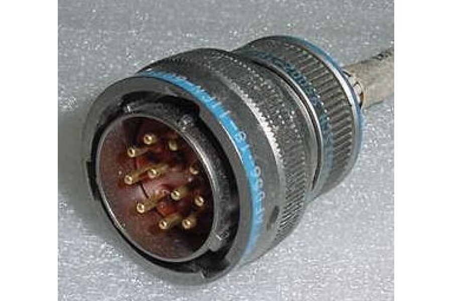 Avionics_Connector_Plug_16798-900x600.jpg