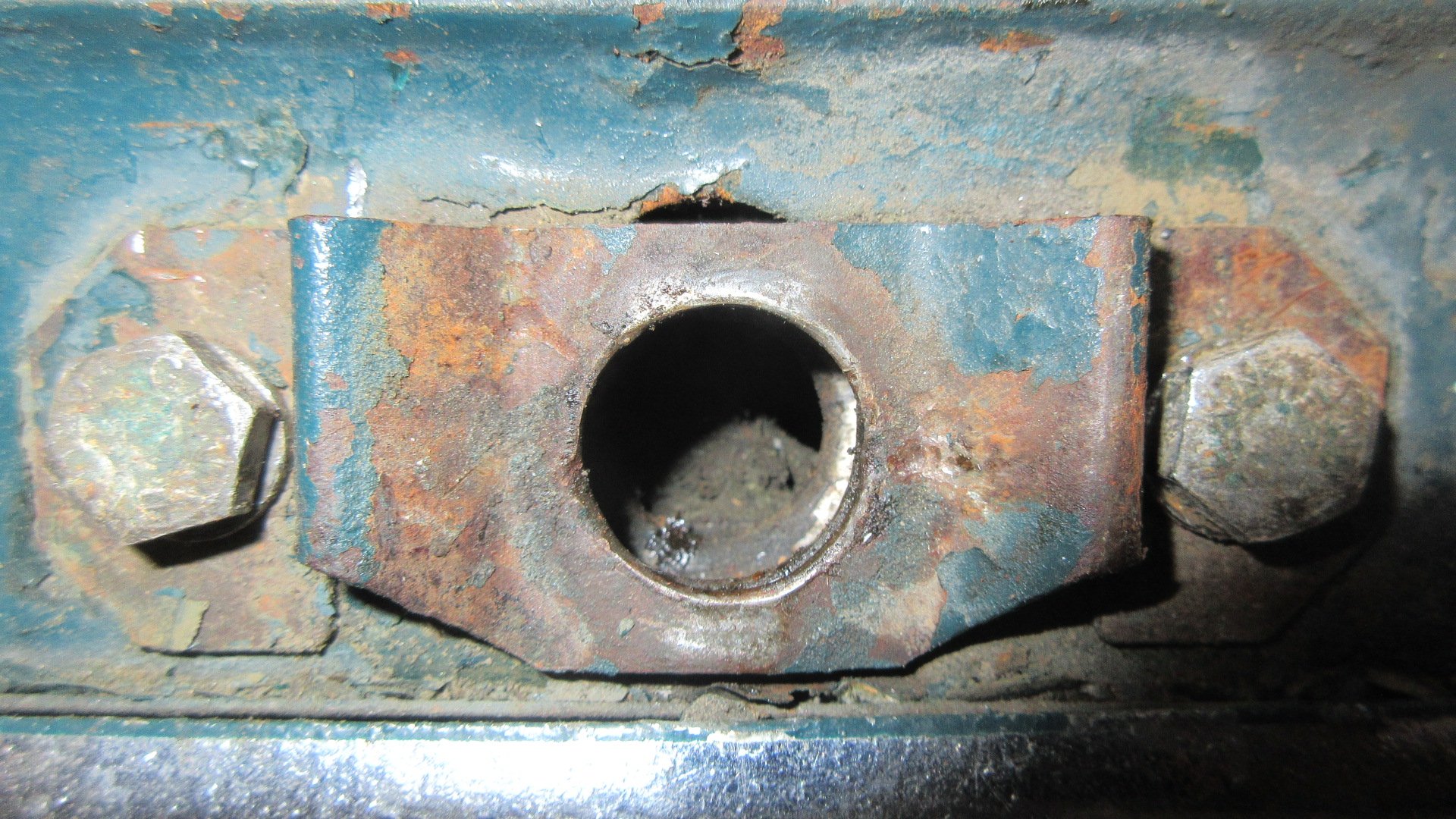 bonnet latch.JPG