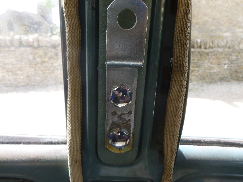 4door seatbelt mounting.JPG