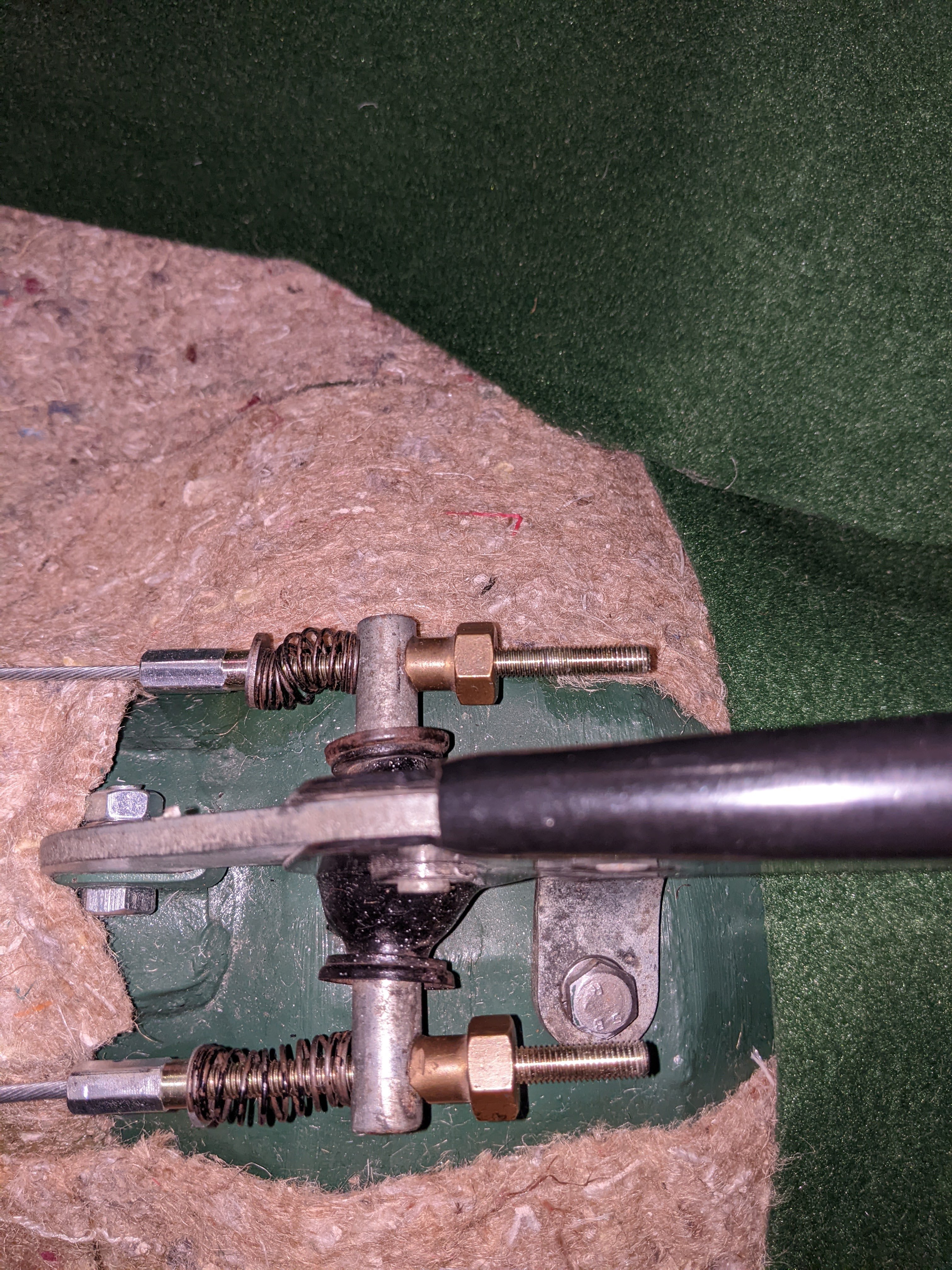 handbrake on 1970 morris traveller up 5 clicks