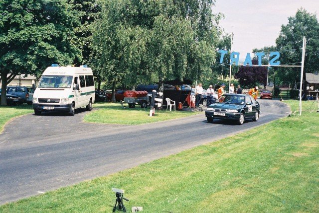 Rover 220 Prescott.jpg