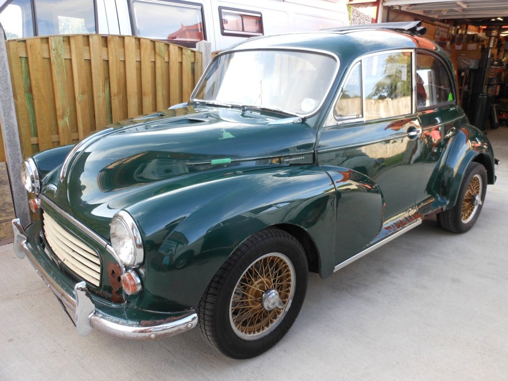morris minor with wire wheels.JPG