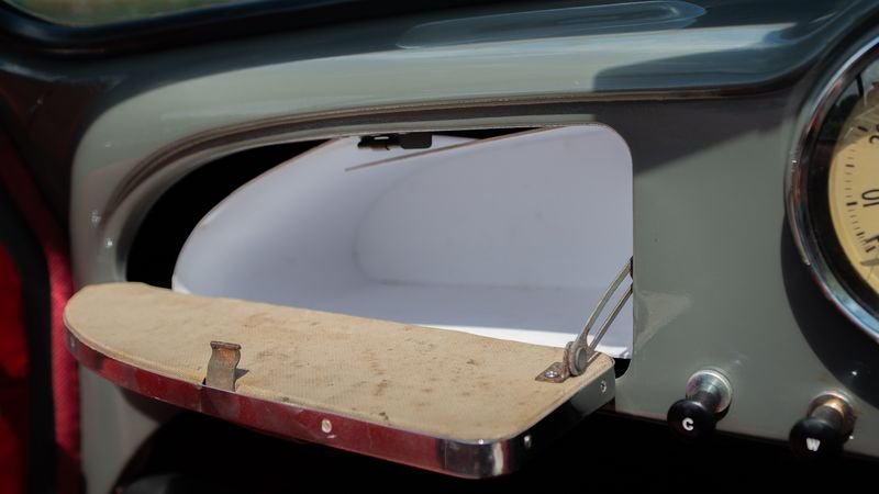 morris Minor glove box lid.jpg