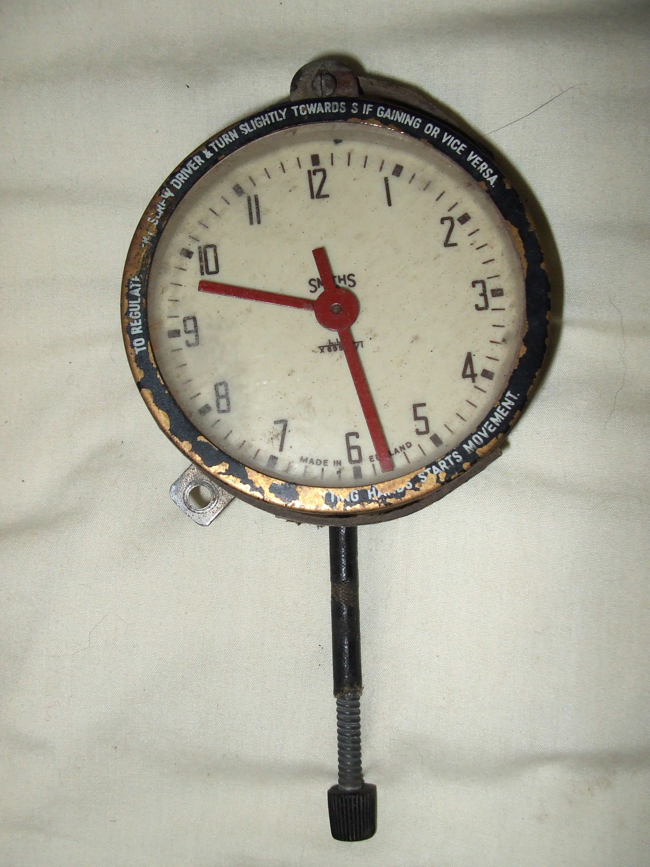 Moris Minor MM & Series 2 clock.JPG