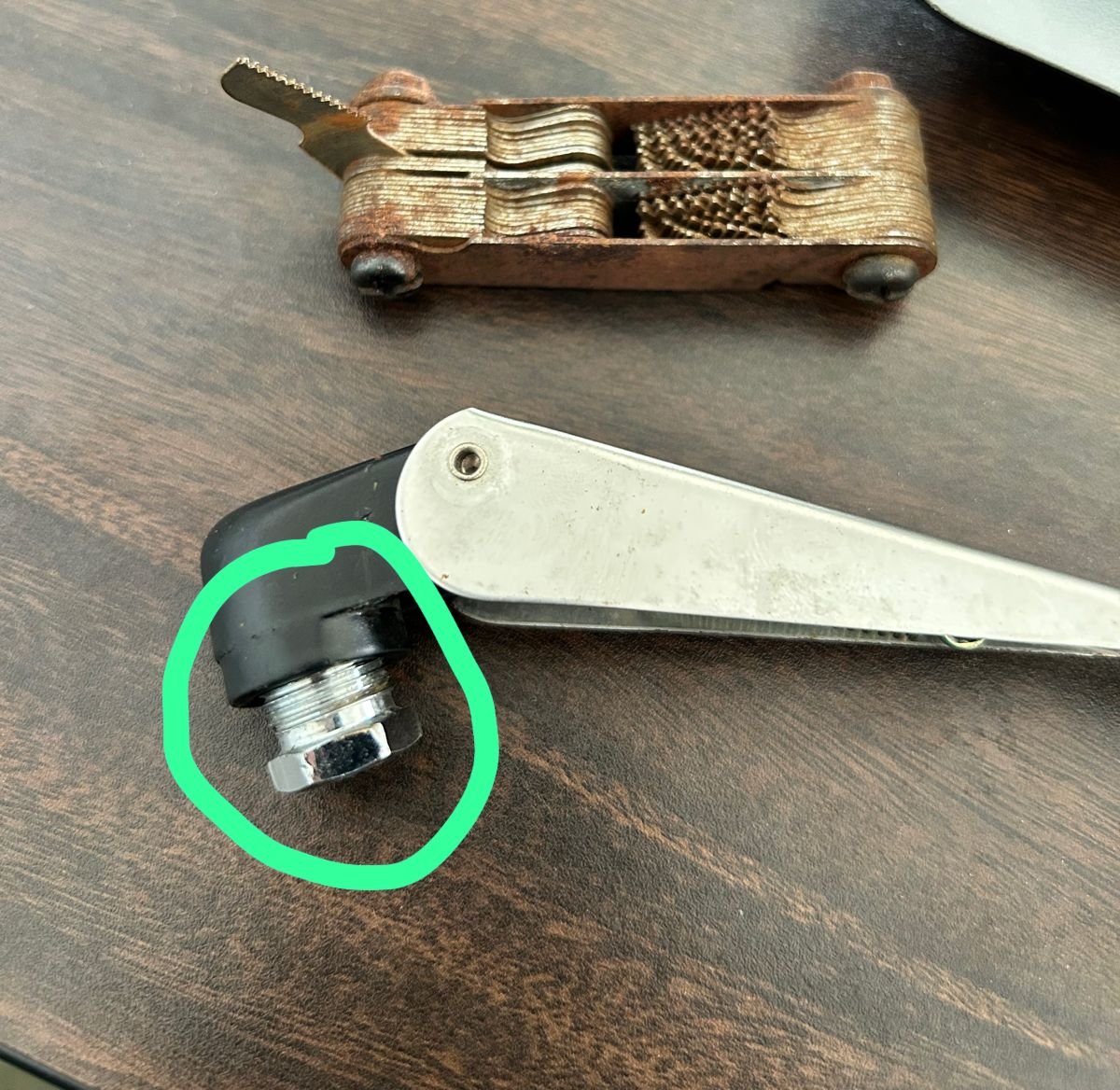 wiper nut thread