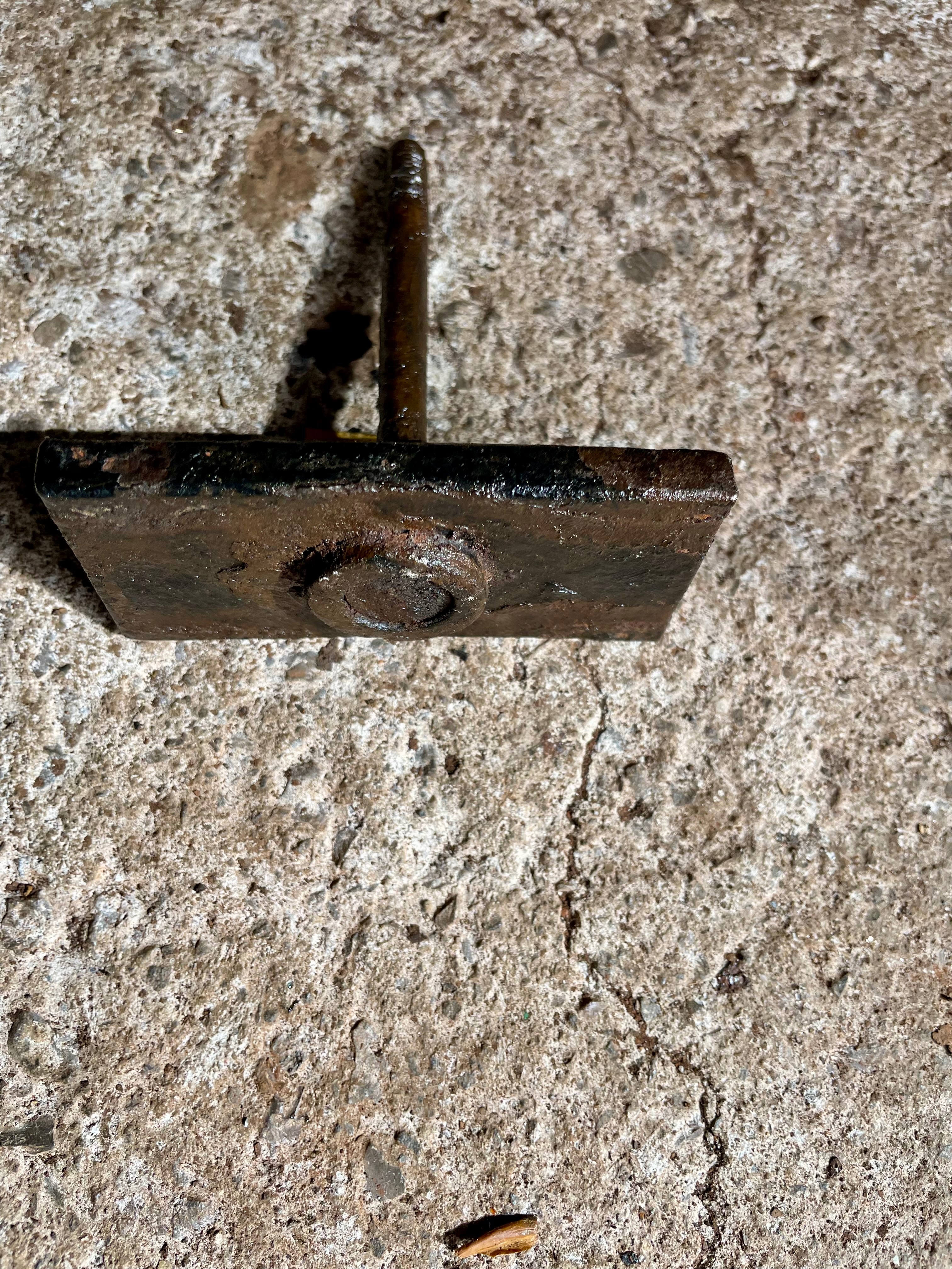 Crown and bolt