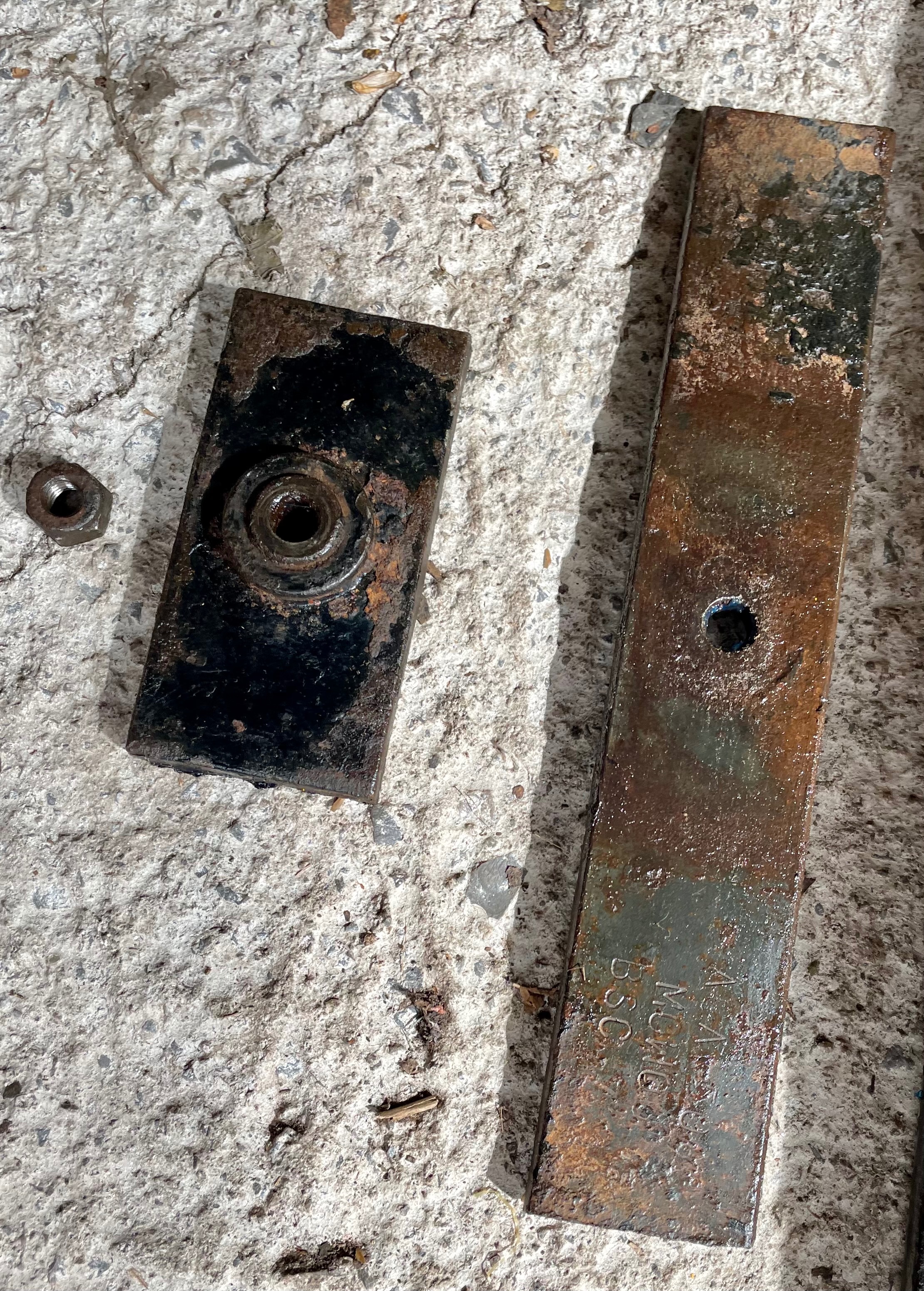 Bottom plate