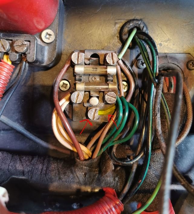 Fuse connection.JPG