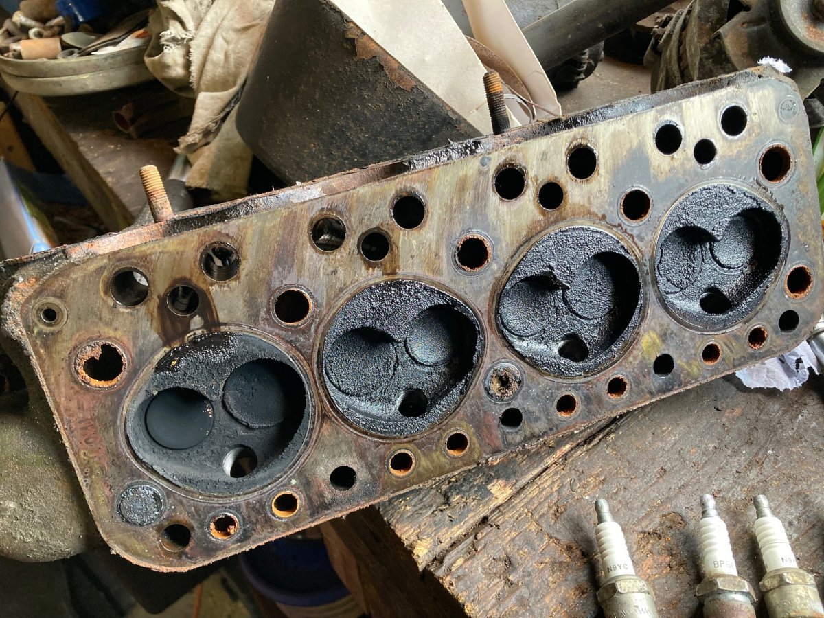 Cylinder head.jpg