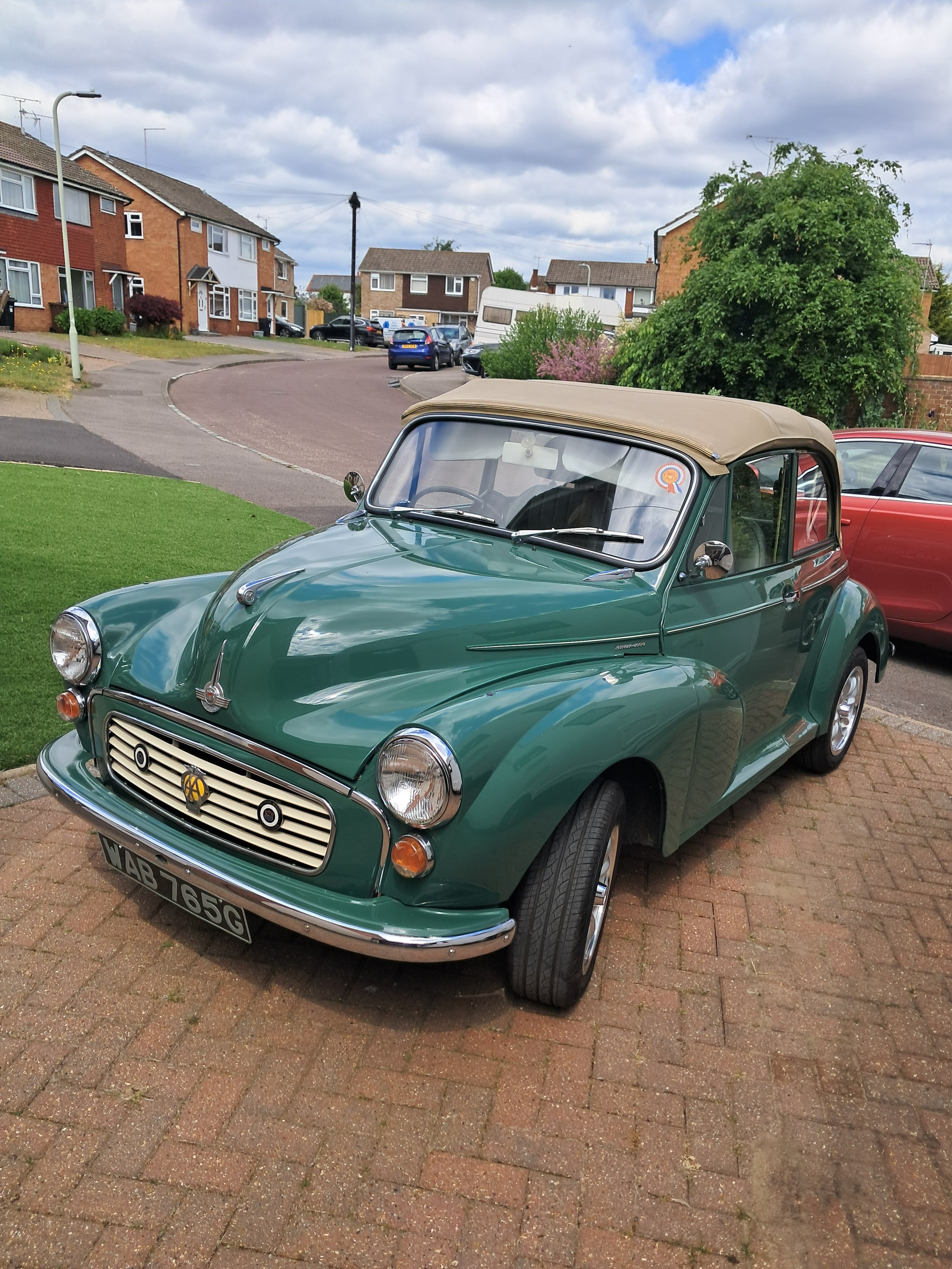 Morris Minor 2.jpg