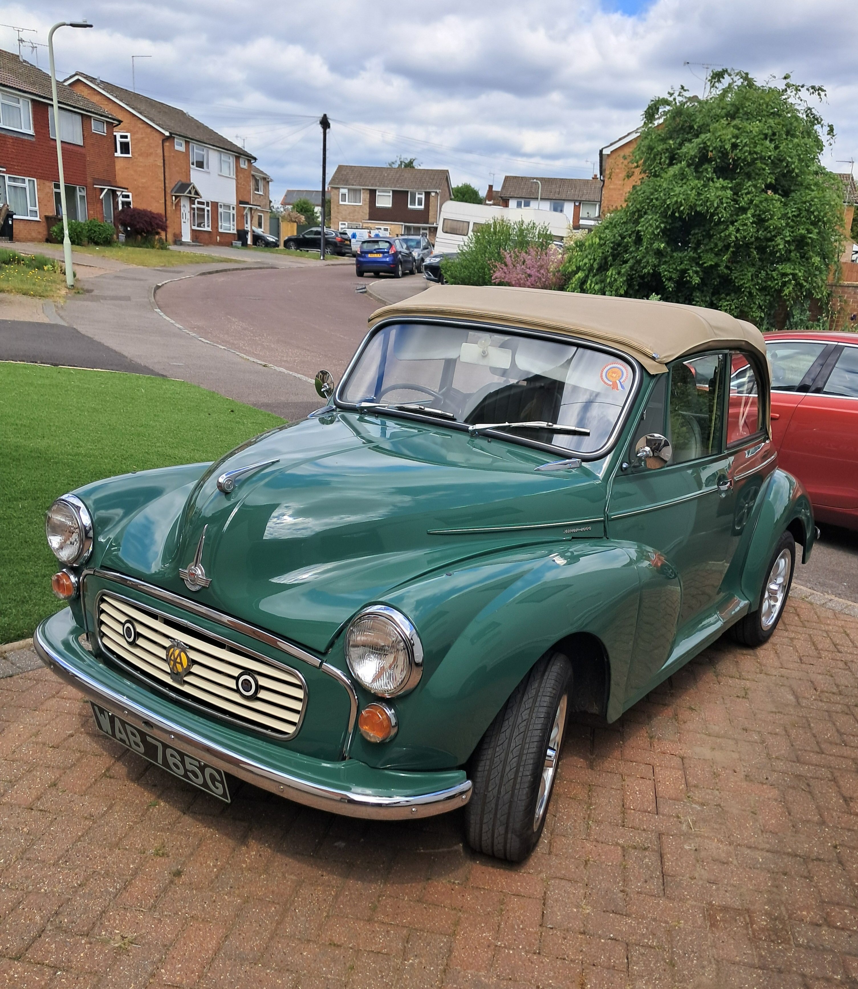 Morris Minor 2.jpg