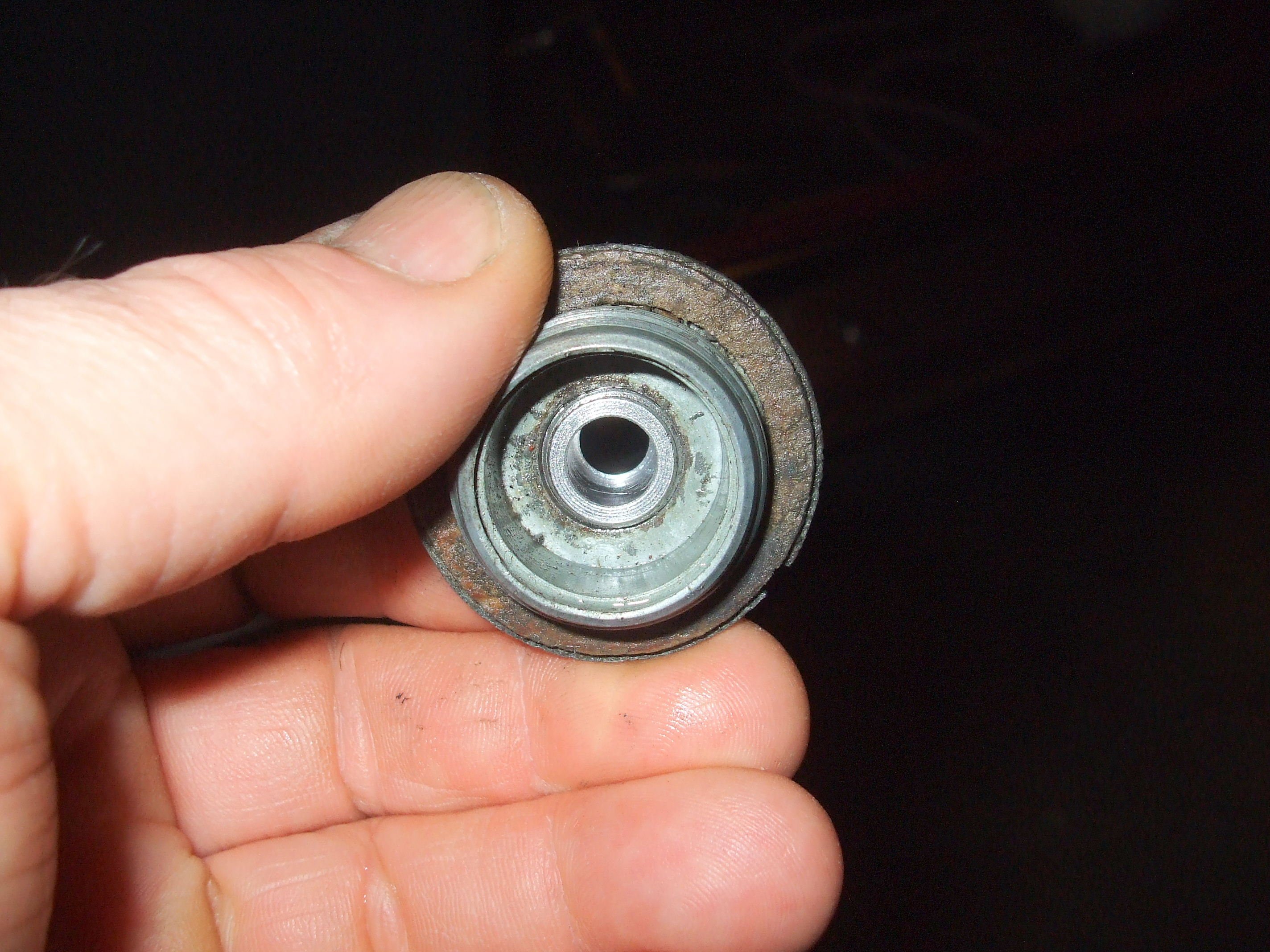 Brake master spare cap adapted for bleeding kit 2.JPG