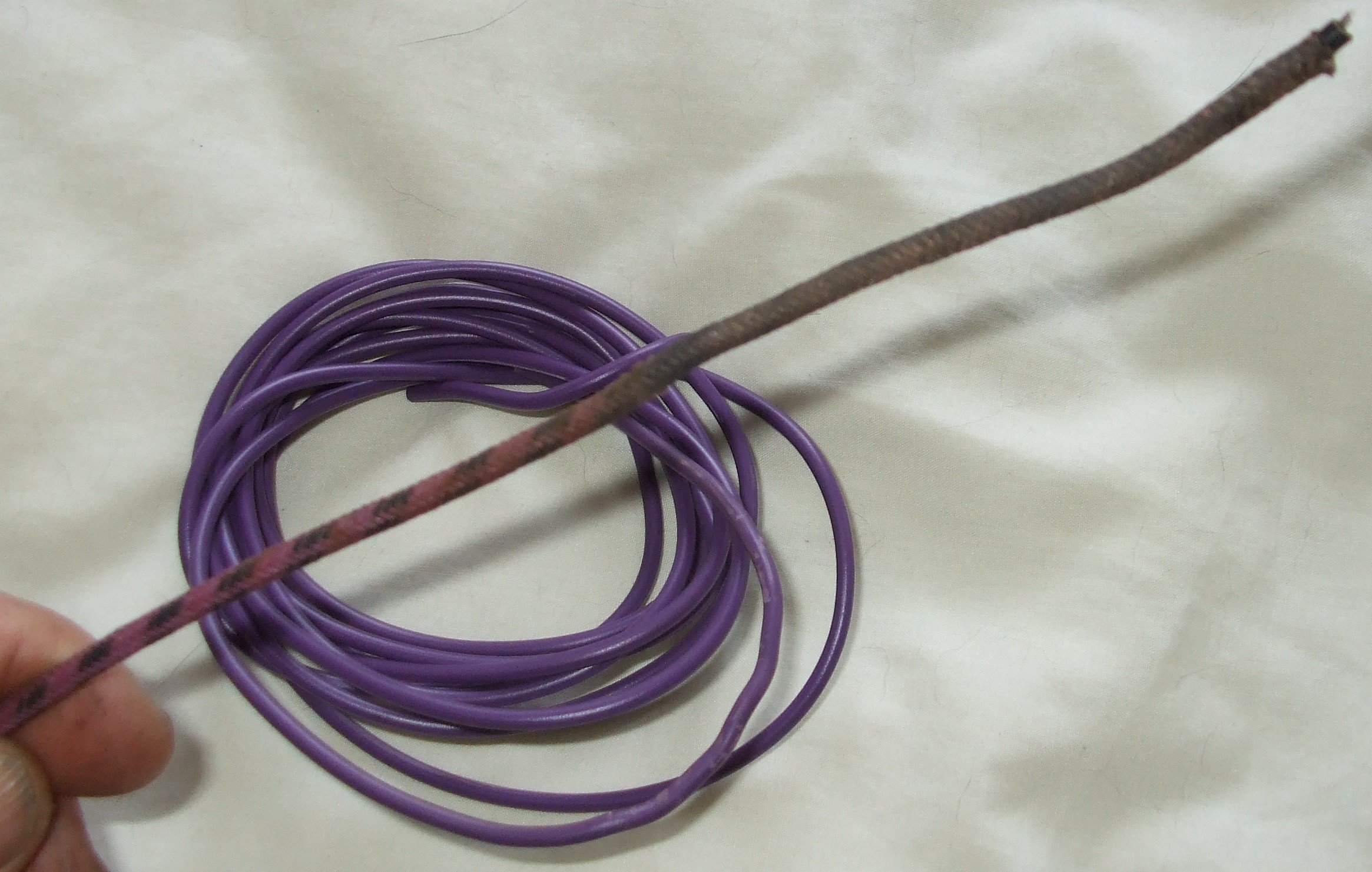 Old Horn push cable and new.JPG