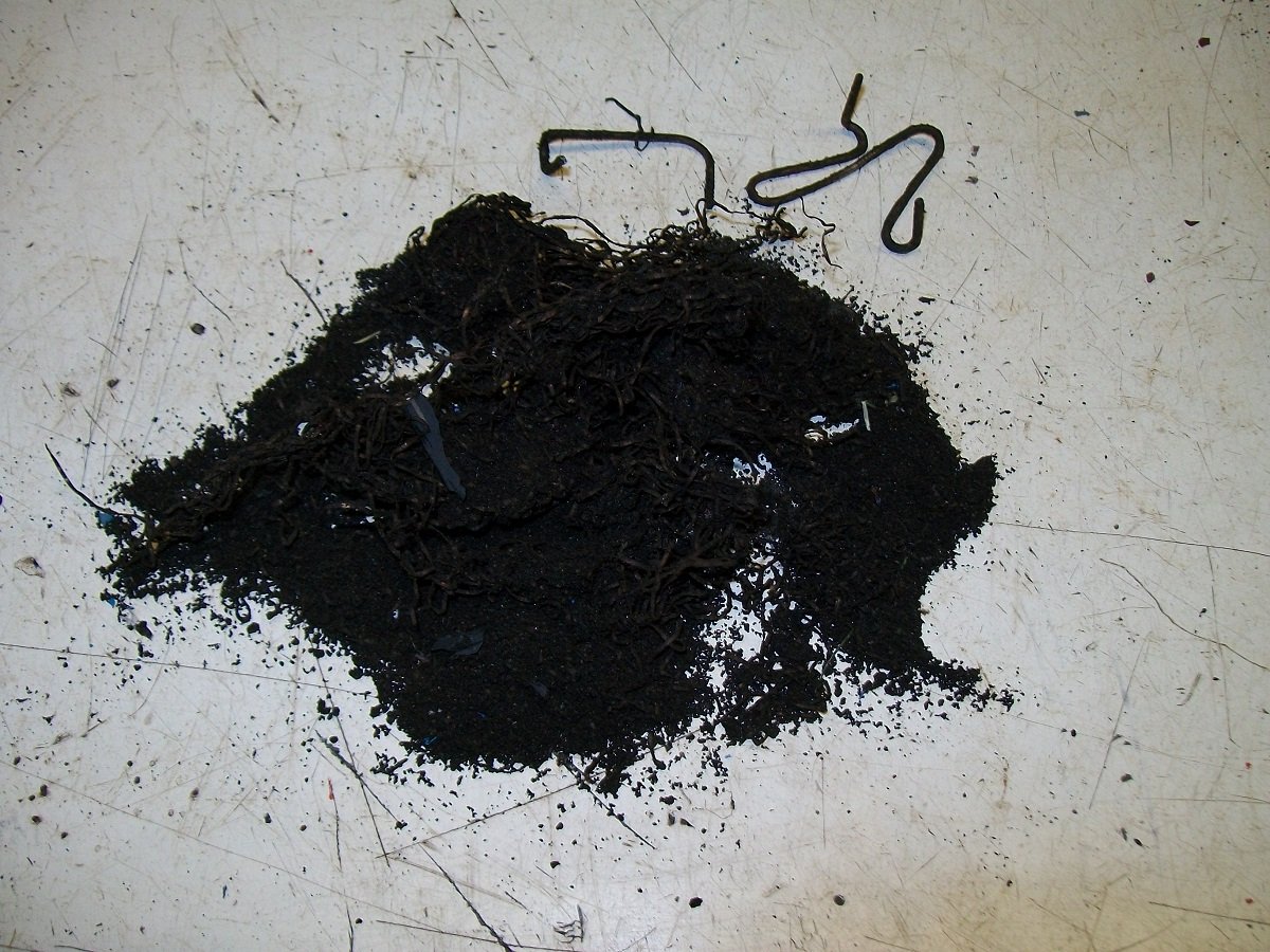 Breather canister crud.JPG