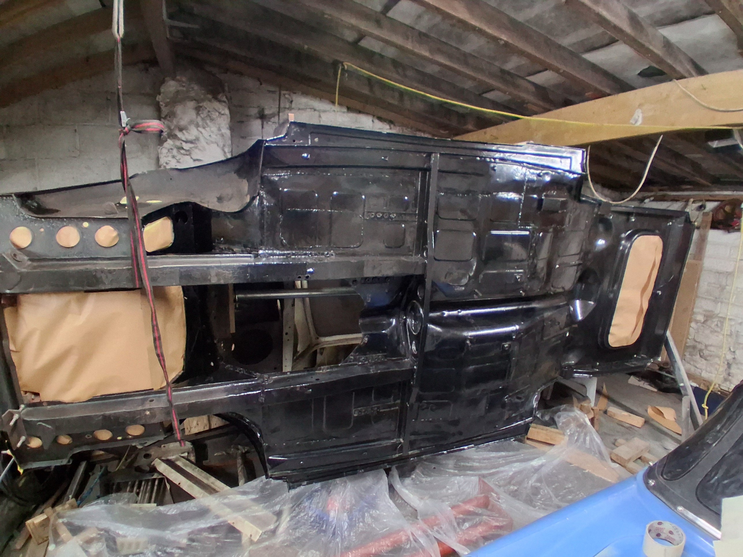 Underside painted with Hammerite
