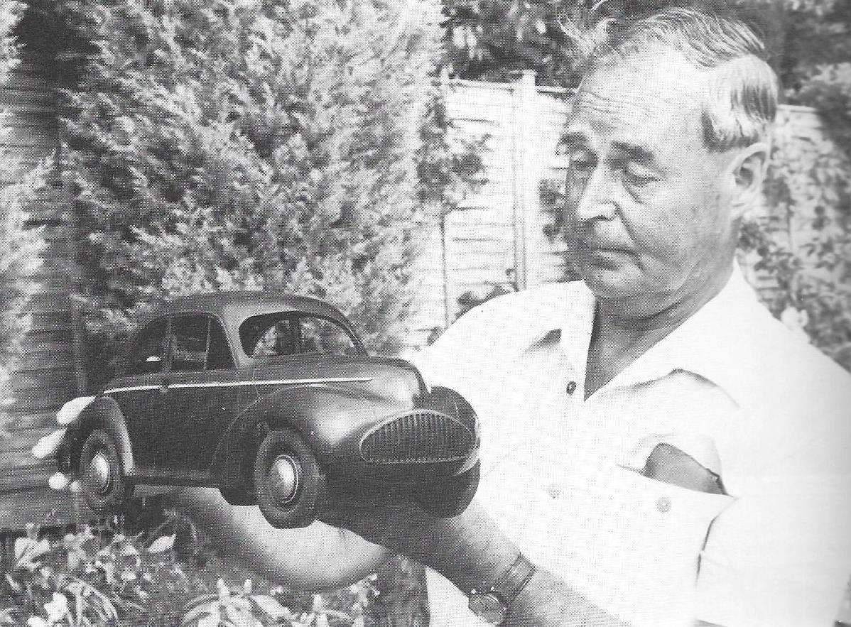 Jack Daniels with Mosquito model.jpg