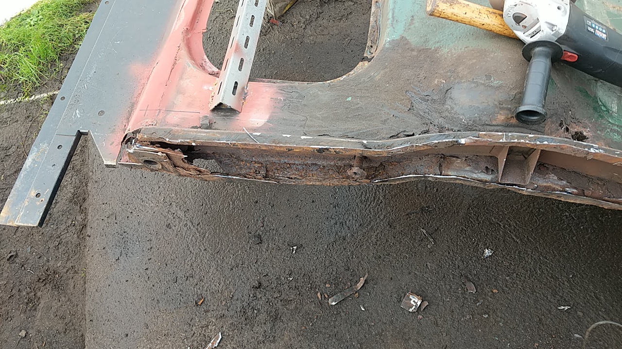 RHS rear chassis member and boot floor
