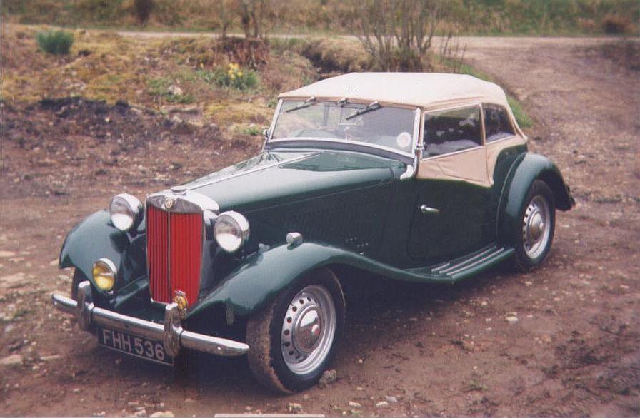 Dave Hinds MG TD Midget.jpg