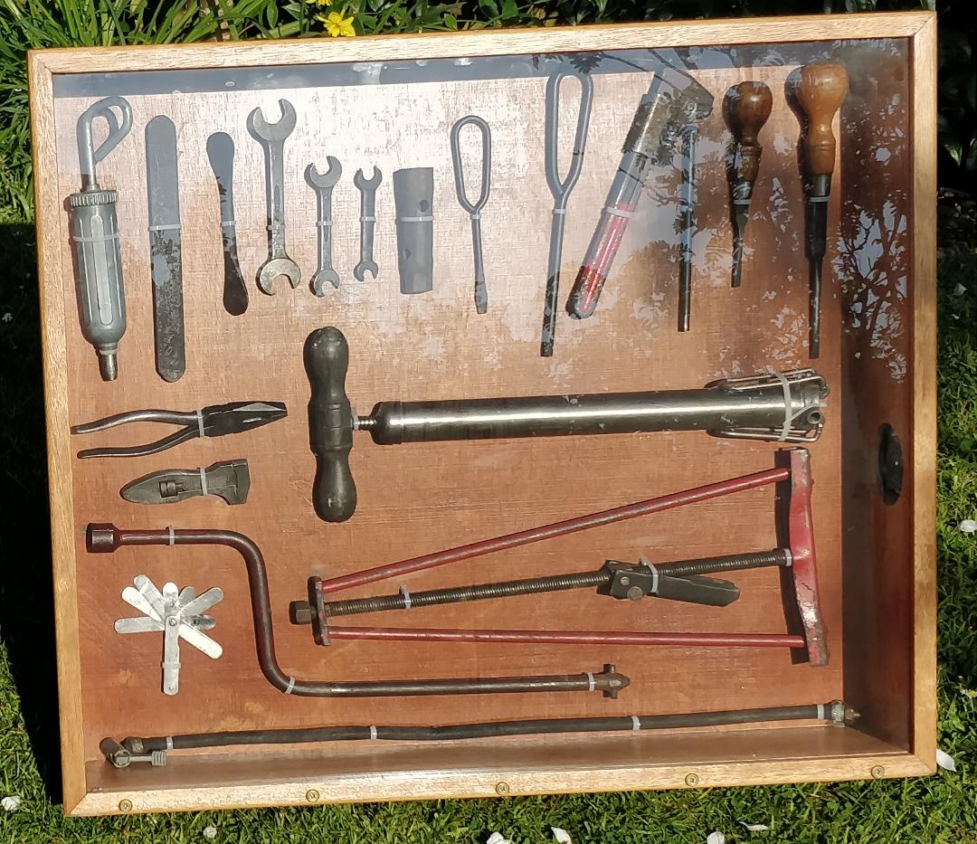 Morris Minor Toolbox Front.jpg