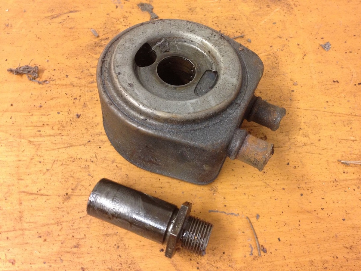 MG Metro oil filter 2..jpg